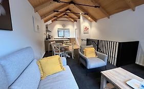 Queenstown Central - Walk To Town - Free Parking - Wifi And Smart Tv - Gym